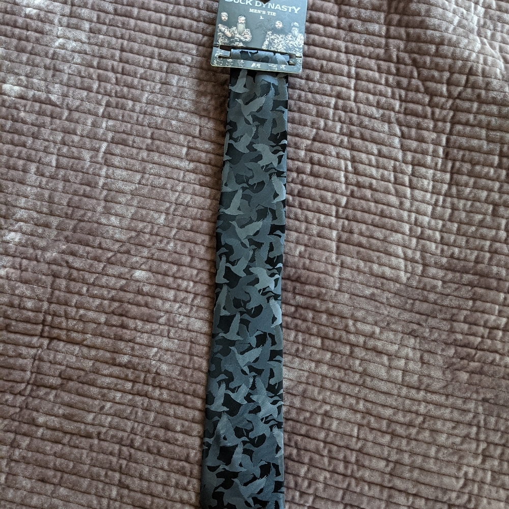 Duck Dynasty gray duck tie